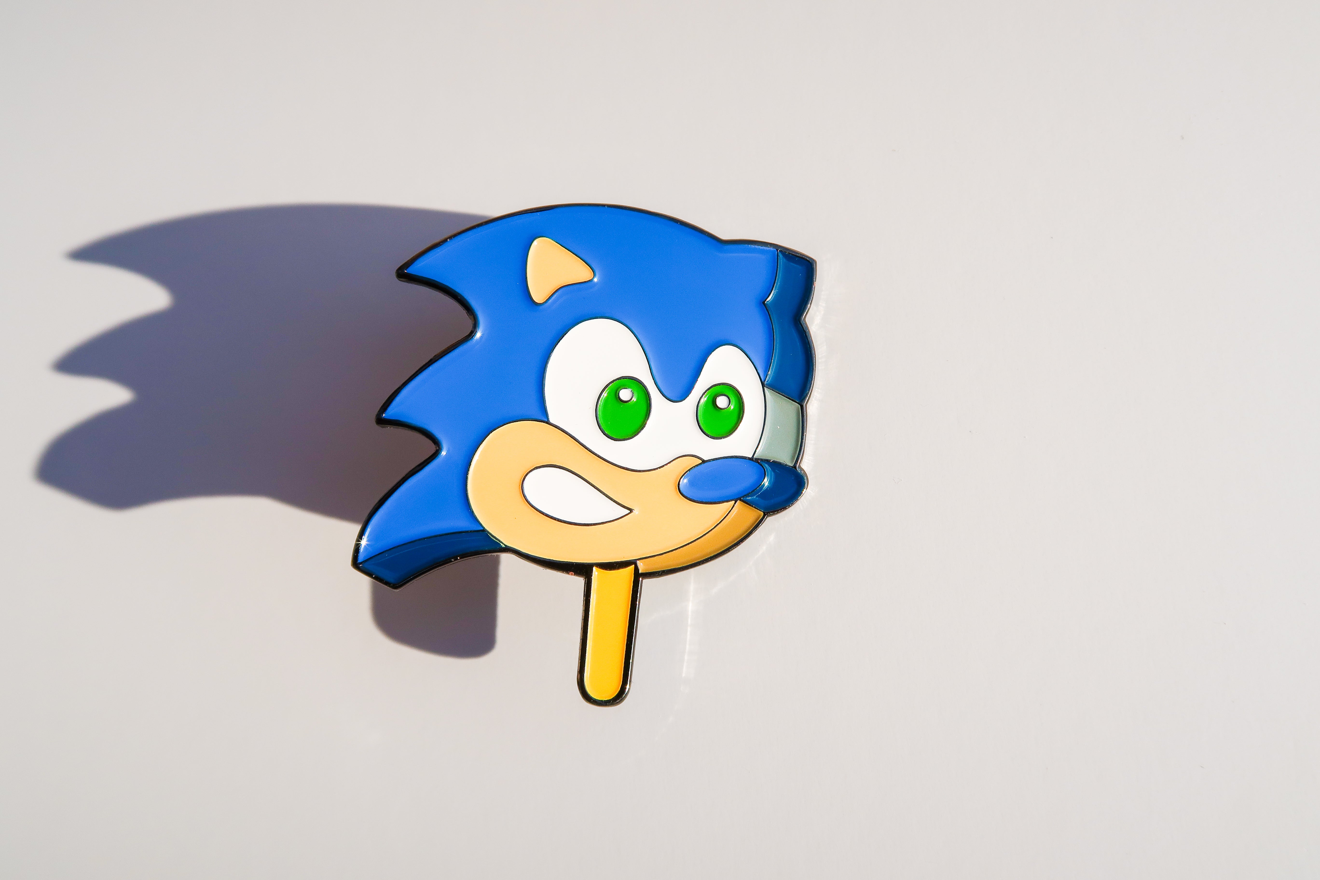 Enamel pin Sonic